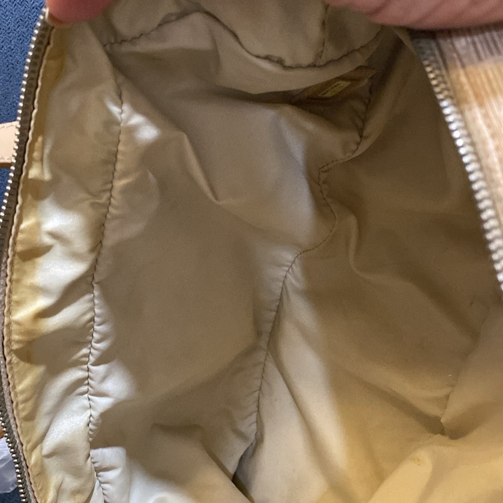CHANEL Light Beige Tote Bag - Picture 8 of 10